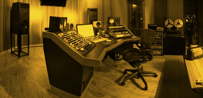 Sarı Ev Warm Studio Atmosphere